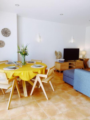 Beach Apartment Gabriela with Pool